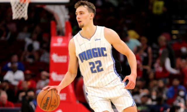 阵容打得更 阵容打得更