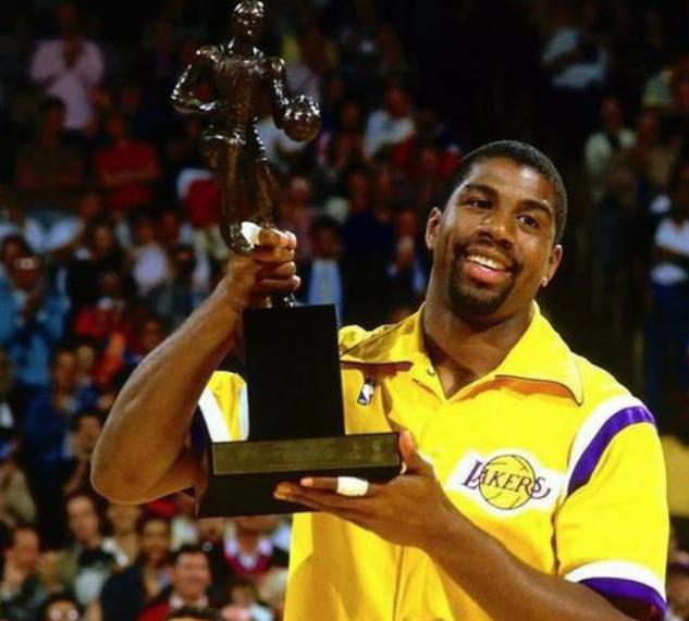 通过积极的 通过积极的