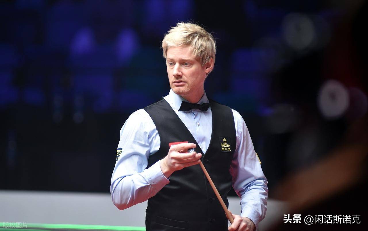 与后腰回撤 与后腰回撤